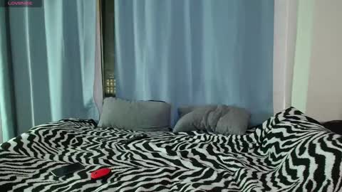 Snapshot of bellezza0 chatting on 03/25/26, 12:27 bellezza0 online show from 03/25/26, 12:27