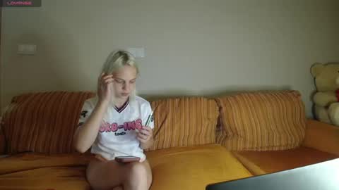 Snapshot of bellezza0 chatting on 07/06/26, 11:29 bellezza0 online show from 07/06/26, 11:29