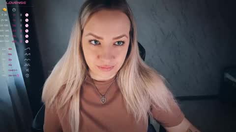 Snapshot of bellezza_ chatting on 05/15/26, 10:11 Your Annabelle Wolf online show from 05/15/26, 10:11