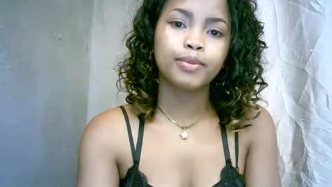 Snapshot of bellibellah chatting on 02/15/26, 03:42 BelliBellah online show from 02/15/26, 03:42