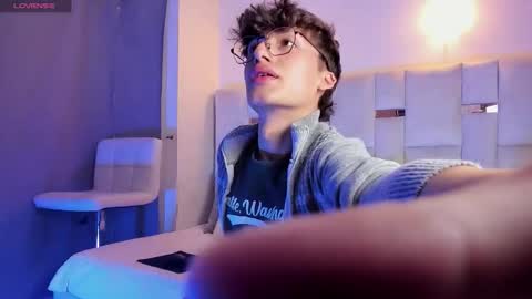 Neon online show from 09/28/25, 07:30