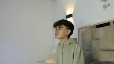 Neon online show from 10/13/25, 11:32