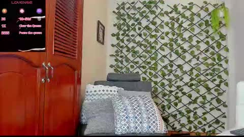 Neon online show from 11/27/25, 11:01