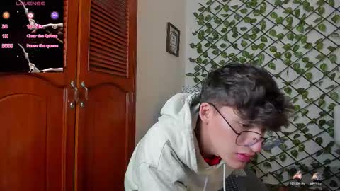 Neon online show from 12/02/25, 11:15