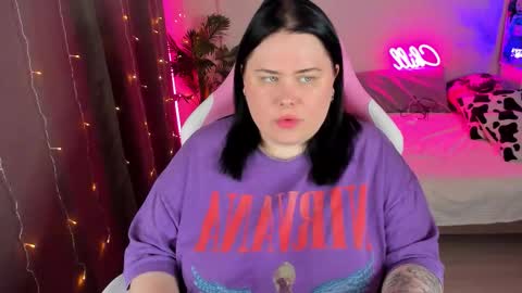 LinaBoo online show from 11/04/25, 04:39