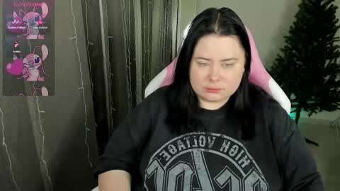 LinaBoo online show from 01/19/26, 04:27