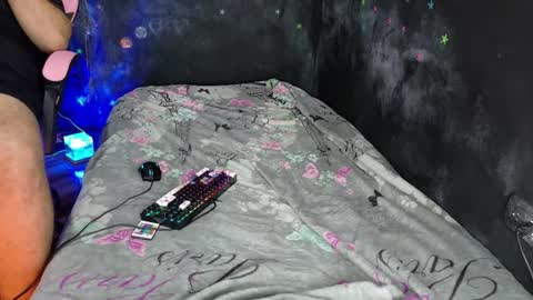Your New Girlfriend online show from 06/01/26, 02:02