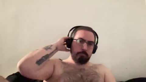 Snapshot of beluterre chatting on 03/04/25, 06:04 Alex online show from 03/04/25, 06:04