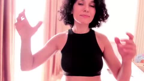 A girl from your  dreams online show from 06/22/26, 11:02