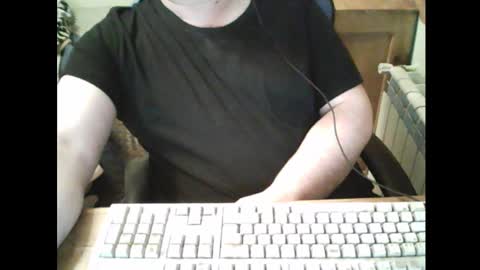 Snapshot of bender_35 chatting on 02/19/25, 11:57 bender_35 online show from 02/19/25, 11:57