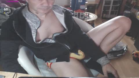 benijamin online show from 10/13/25, 08:47