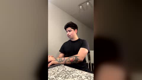 benisback11b online show from 04/22/26, 04:04