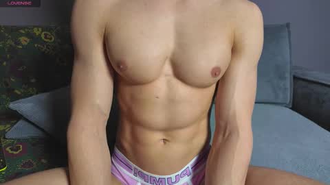 benjaminkarl02 online show from 11/18/25, 11:25