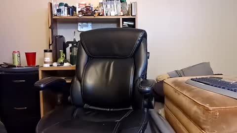 Snapshot of benjammin11311 chatting on 10/27/25, 12:15 Benjammin online show from 10/27/25, 12:15