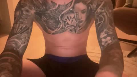 Snapshot of bennibrentty chatting on 10/31/25, 04:08 bennibrentty online show from 10/31/25, 04:08