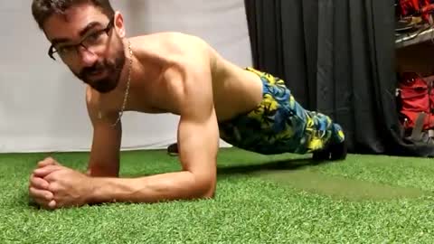 benny_boy95 online show from 10/06/25, 02:36