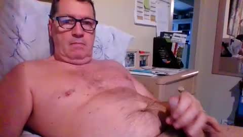 Snapshot of bennybutterfly007 chatting on 01/06/25, 12:35 bennybutterfly007 online show from 01/06/25, 12:35