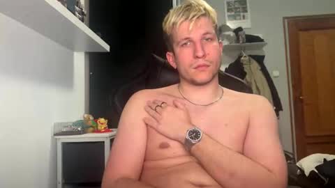 Snapshot of bennydemon chatting on 04/03/26, 03:04 bennydemon online show from 04/03/26, 03:04