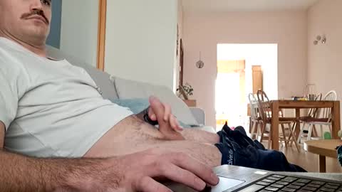 benoitgmx12 online show from 10/21/25, 12:28