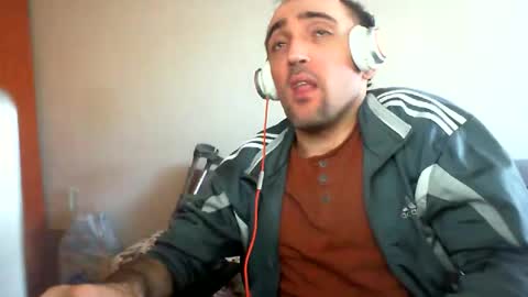Snapshot of bentish chatting on 12/14/24, 11:29 bentish online show from 12/14/24, 11:29