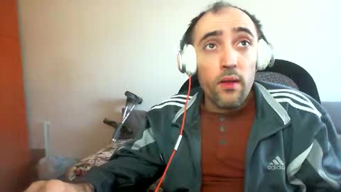 Snapshot of bentish chatting on 12/15/24, 10:07 bentish online show from 12/15/24, 10:07