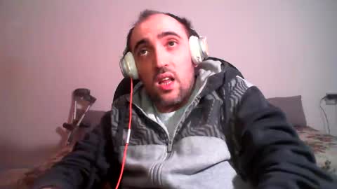 Snapshot of bentish chatting on 12/18/24, 04:39 bentish online show from 12/18/24, 04:39