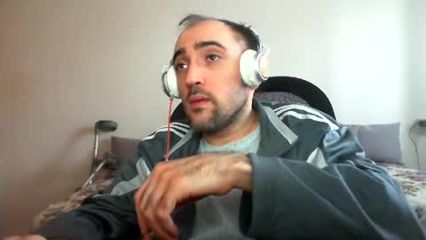 Snapshot of bentish chatting on 12/20/24, 08:17 bentish online show from 12/20/24, 08:17