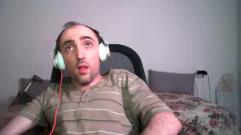Snapshot of bentish chatting on 12/21/24, 03:42 bentish online show from 12/21/24, 03:42