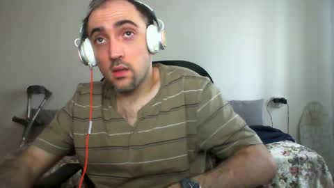 Snapshot of bentish chatting on 12/22/24, 11:22 bentish online show from 12/22/24, 11:22