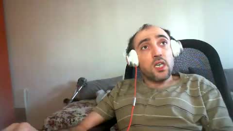 Snapshot of bentish chatting on 12/23/24, 12:52 bentish online show from 12/23/24, 12:52