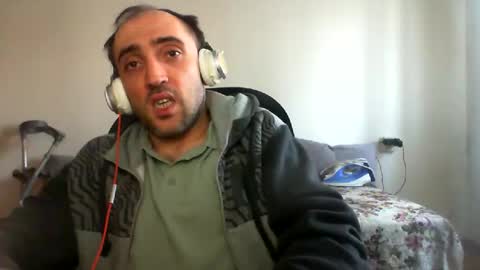 Snapshot of bentish chatting on 01/01/25, 01:16 bentish online show from 01/01/25, 01:16