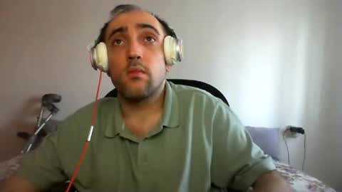 Snapshot of bentish chatting on 01/12/25, 12:44 bentish online show from 01/12/25, 12:44
