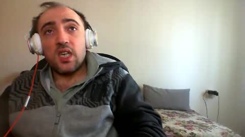 Snapshot of bentish chatting on 01/13/25, 08:26 bentish online show from 01/13/25, 08:26