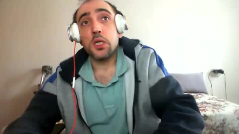 Snapshot of bentish chatting on 01/26/25, 10:02 bentish online show from 01/26/25, 10:02