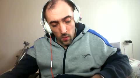Snapshot of bentish chatting on 01/26/25, 01:04 bentish online show from 01/26/25, 01:04