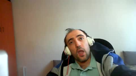 Snapshot of bentish chatting on 01/28/25, 07:00 bentish online show from 01/28/25, 07:00