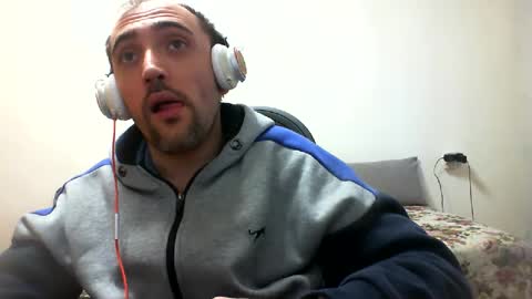 Snapshot of bentish chatting on 01/29/25, 02:21 bentish online show from 01/29/25, 02:21