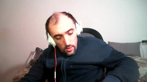 Snapshot of bentish chatting on 02/01/25, 06:19 bentish online show from 02/01/25, 06:19