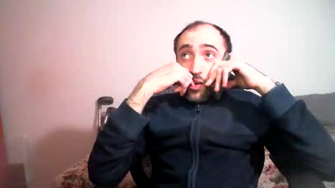 Snapshot of bentish chatting on 02/02/25, 04:22 bentish online show from 02/02/25, 04:22