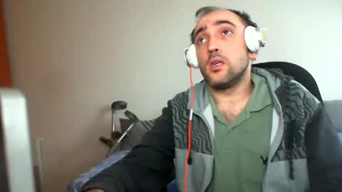 Snapshot of bentish chatting on 02/05/25, 10:41 bentish online show from 02/05/25, 10:41