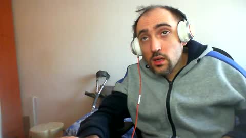 Snapshot of bentish chatting on 02/11/25, 08:15 bentish online show from 02/11/25, 08:15