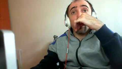 Snapshot of bentish chatting on 02/17/25, 10:40 bentish online show from 02/17/25, 10:40