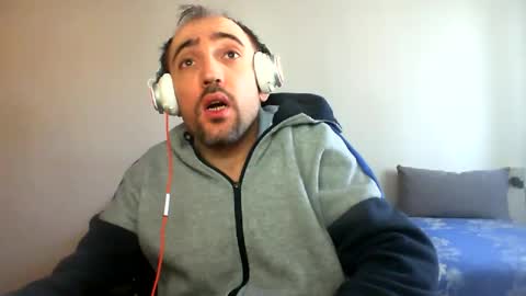 Snapshot of bentish chatting on 02/18/25, 06:59 bentish online show from 02/18/25, 06:59