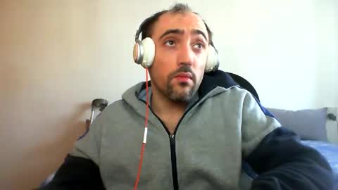 Snapshot of bentish chatting on 02/18/25, 11:11 bentish online show from 02/18/25, 11:11