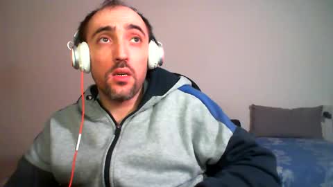 Snapshot of bentish chatting on 02/18/25, 04:37 bentish online show from 02/18/25, 04:37