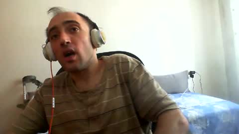Snapshot of bentish chatting on 09/18/25, 07:32 bentish online show from 09/18/25, 07:32