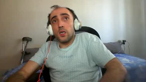 Snapshot of bentish chatting on 09/20/25, 10:05 bentish online show from 09/20/25, 10:05