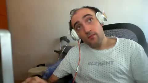 Snapshot of bentish chatting on 09/27/25, 08:52 bentish online show from 09/27/25, 08:52