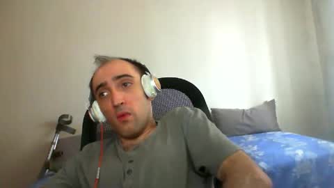 Snapshot of bentish chatting on 10/12/25, 06:56 bentish online show from 10/12/25, 06:56