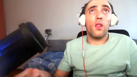 Snapshot of bentish chatting on 05/23/26, 03:05 bentish online show from 05/23/26, 03:05